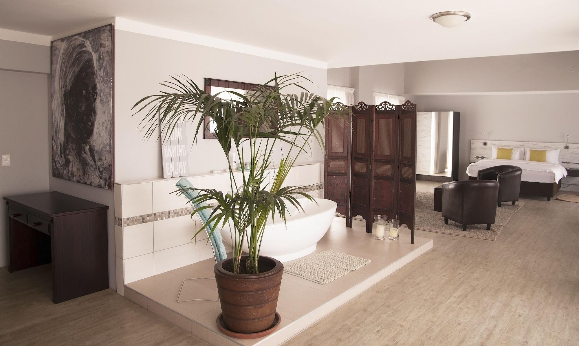 Swakopmund Plaza Hotel מראה חיצוני תמונה