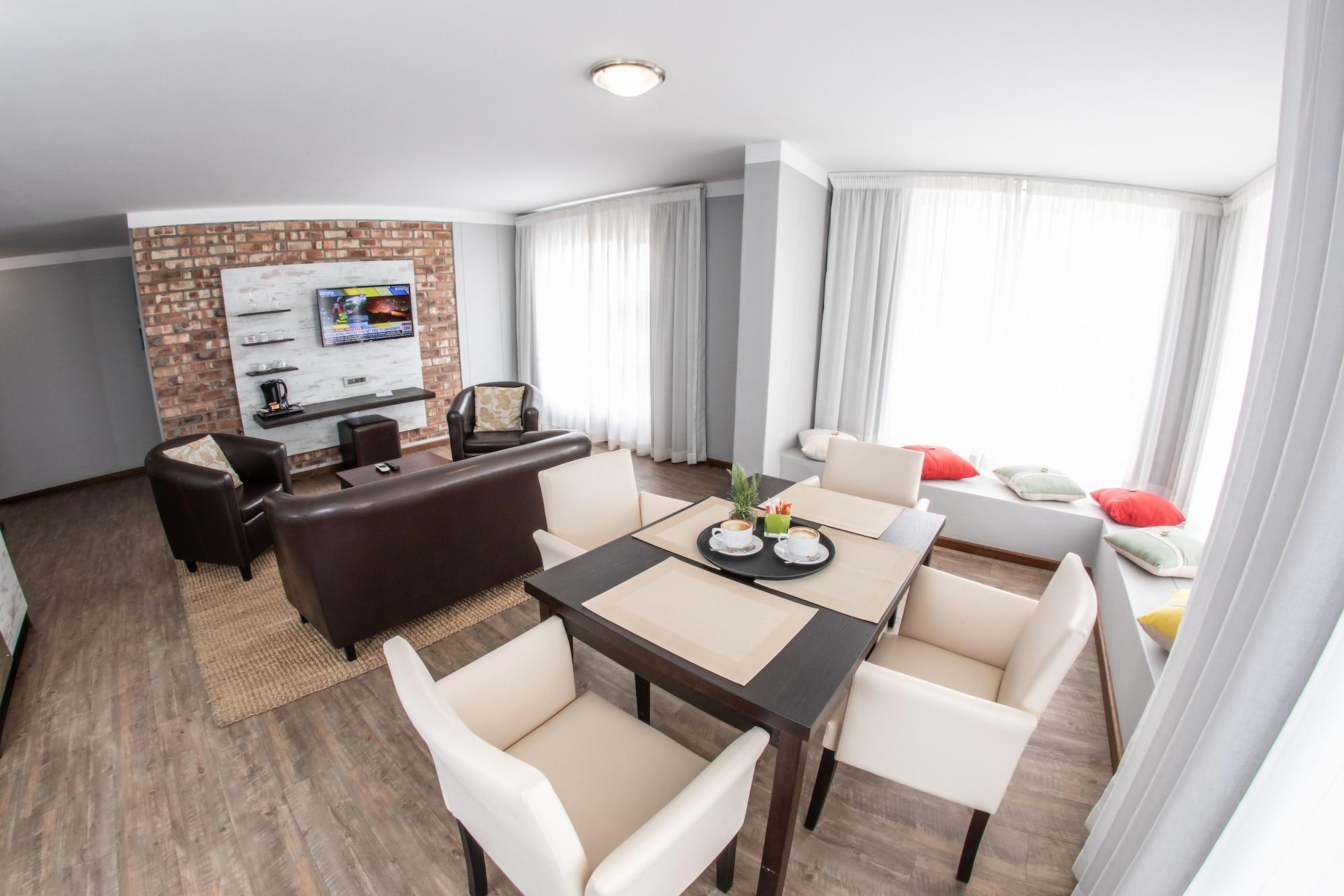 Swakopmund Plaza Hotel מראה חיצוני תמונה