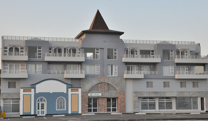 Swakopmund Plaza Hotel מראה חיצוני תמונה