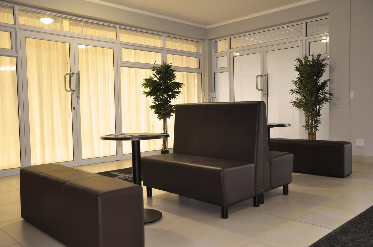 Swakopmund Plaza Hotel מראה חיצוני תמונה