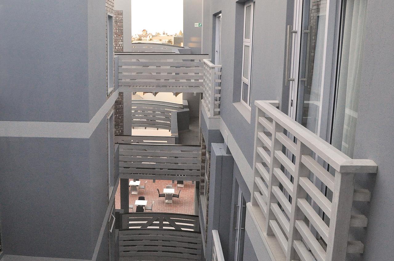 Swakopmund Plaza Hotel מראה חיצוני תמונה