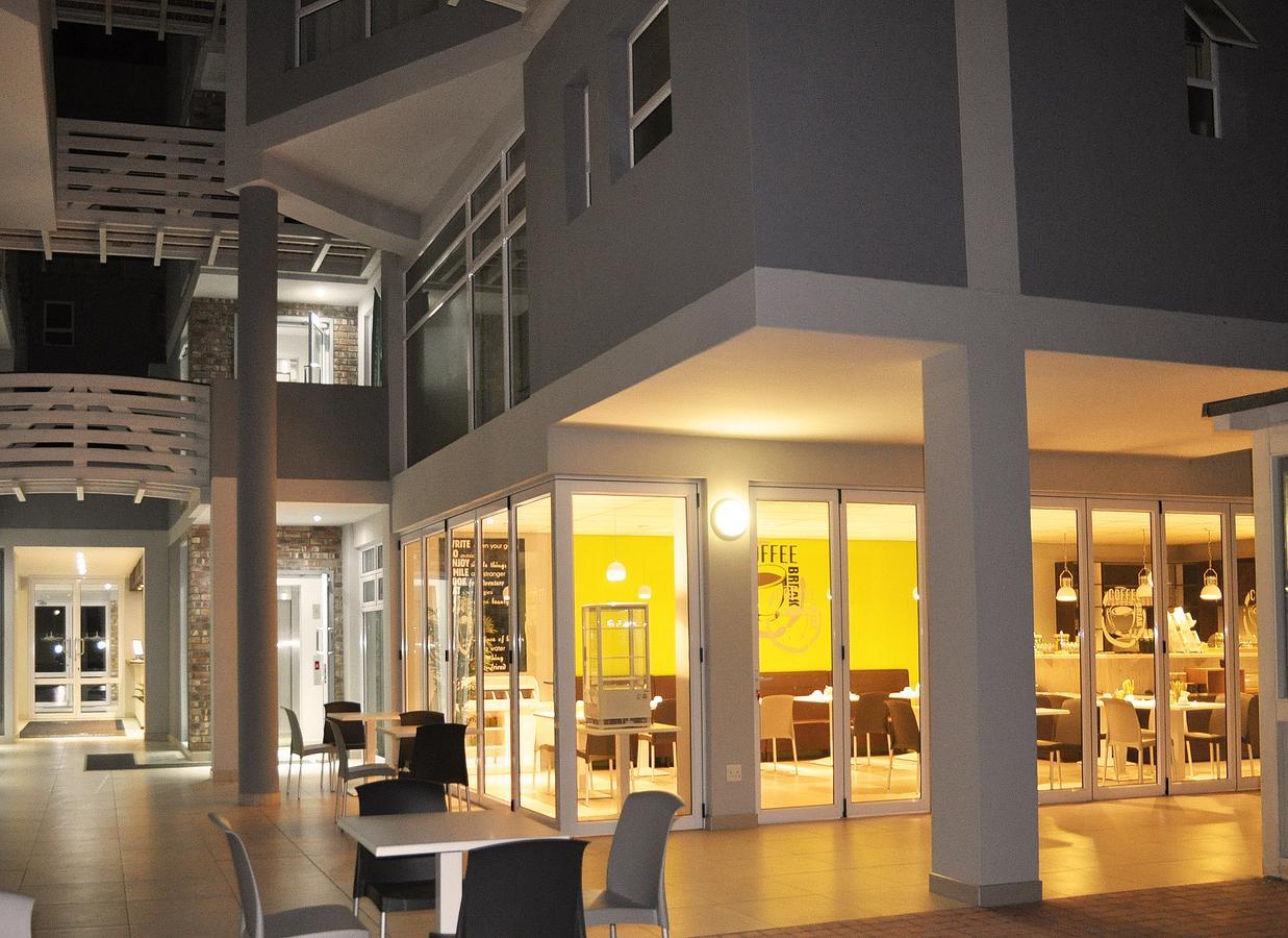 Swakopmund Plaza Hotel מראה חיצוני תמונה