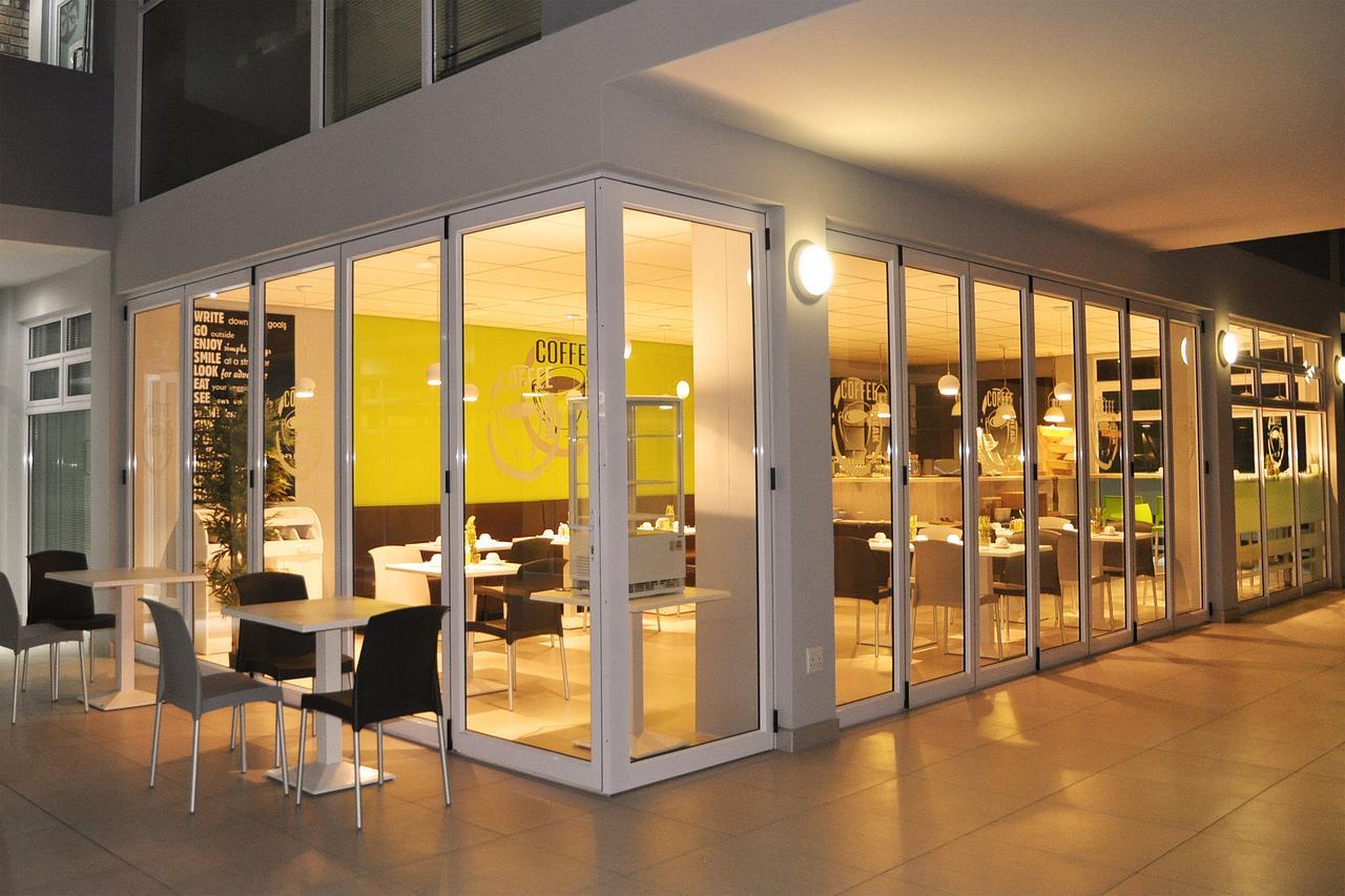 Swakopmund Plaza Hotel מראה חיצוני תמונה