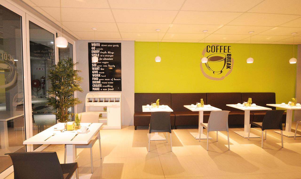 Swakopmund Plaza Hotel מראה חיצוני תמונה