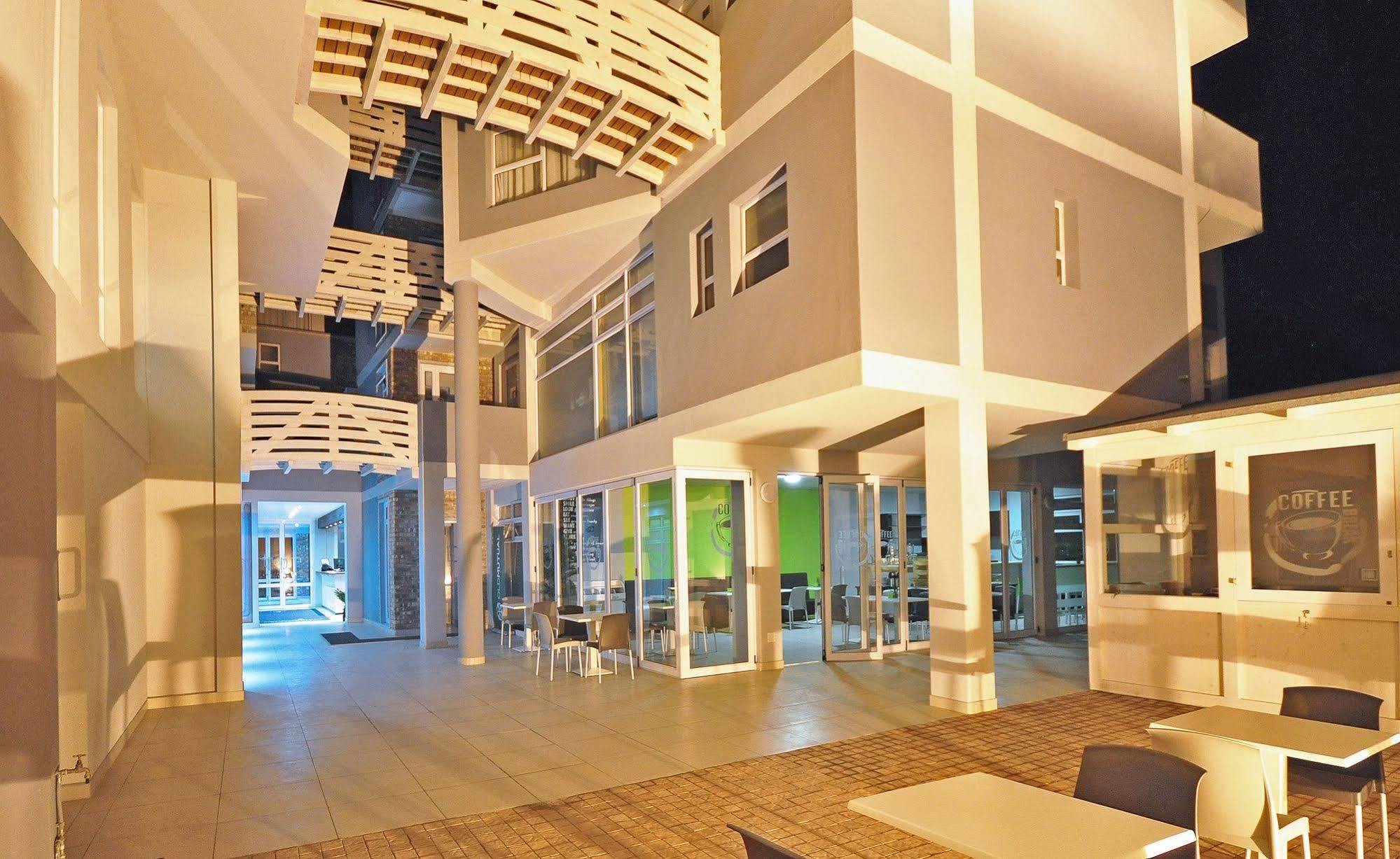 Swakopmund Plaza Hotel מראה חיצוני תמונה
